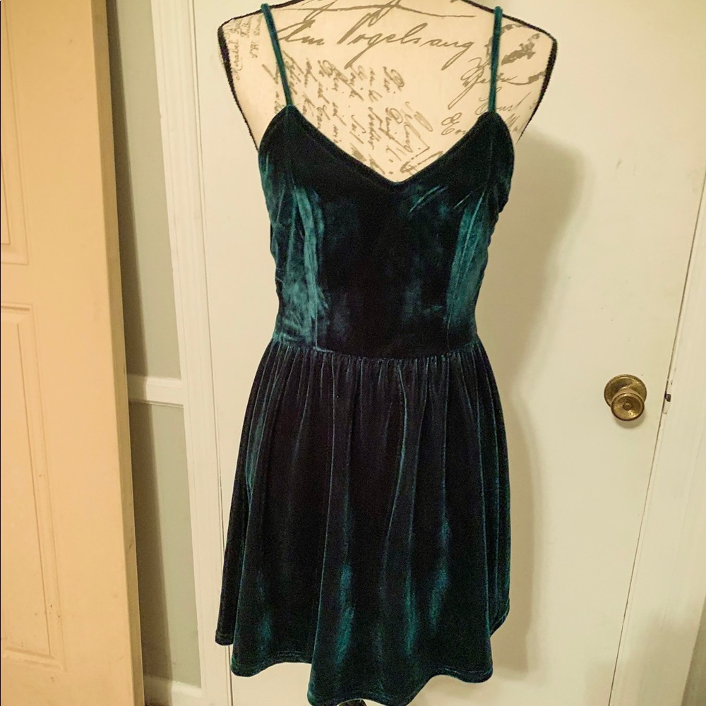Tobi Velvet Dark Green Mini Dress